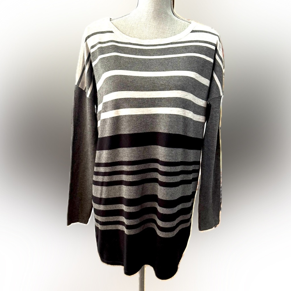 CYRUS Tunic Sweater black, gray, ivory, boat neck long sleeve Excellent Size L